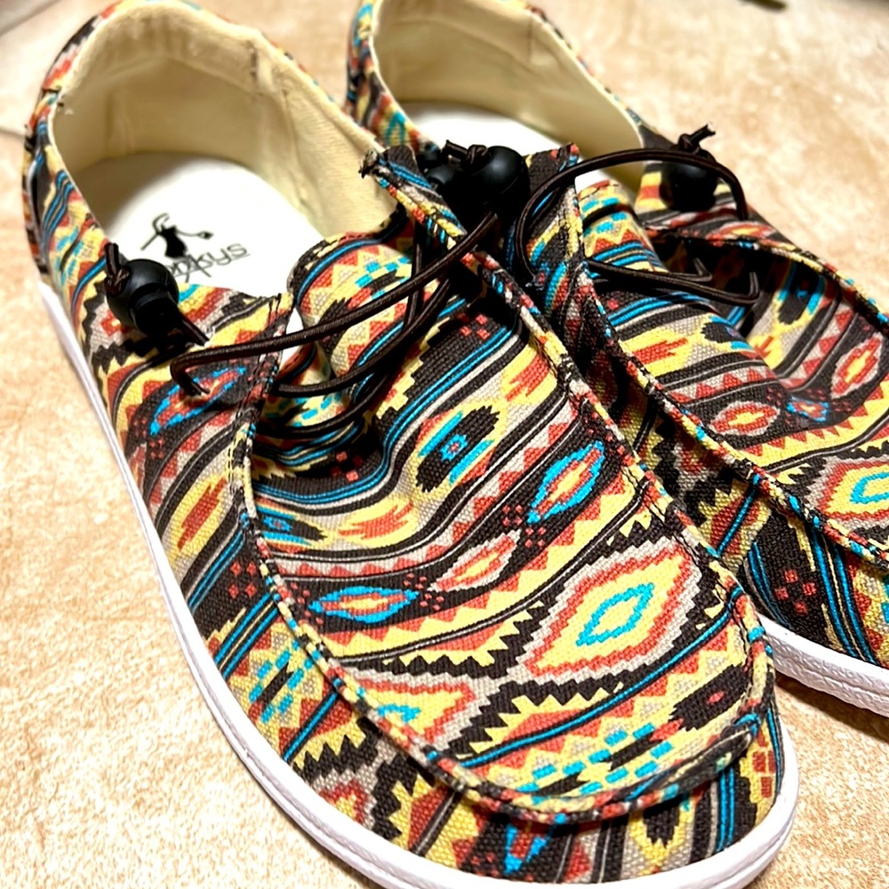 Size 8 slip on shoes. Never worn. CORKYS - Picture 1 of 3